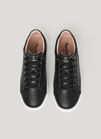 Zapatillas de cuero con tachuelas