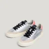 Zapatillas metalizadas con detalles brillantes