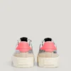 Zapatillas metalizadas con detalles brillantes